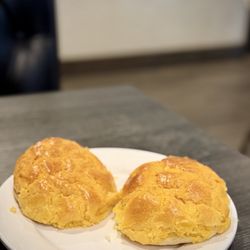 EAT Bistro - Pineapple buns