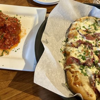 Park Place Restaurant - Meatballs and the truffle & prosciutto pizza (minus the arugula and onions). One of the best things I've eaten! - Italian Near Me - Lakeport, California