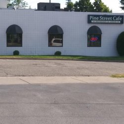 Pine Street Cafe - There's a parking lot, but some street parking too. Don't park in front of the P.O. on Saturday (before noon) though.