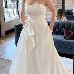 White Traditions Bridal House