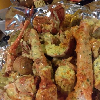 Joe Willie's Seafood Bar - King Crabs, shrimp, and lobster tails with butter garlic sauce - Bars Near Me - Harvey, Illinois Joe Willie's Seafood Bar - King Crabs, shrimp, and lobster tails with butter garlic sauce - Bars Near Me - Harvey, Illinois