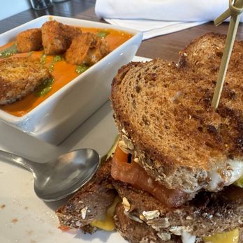 Perk Up Kitchen - Grilled Cheese Sandwich with Tomato Soup - Breakfast & Brunch Near Me - Bloomington, Minnesota