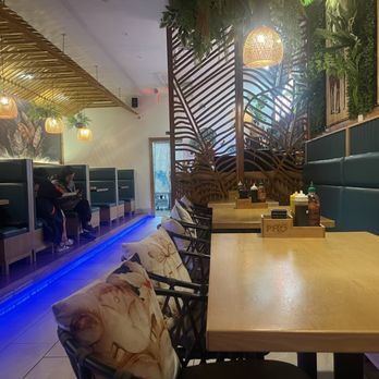 Top Pho - Inside - Vietnamese Near Me - Hicksville, New York Top Pho - Inside - Vietnamese Near Me - Hicksville, New York