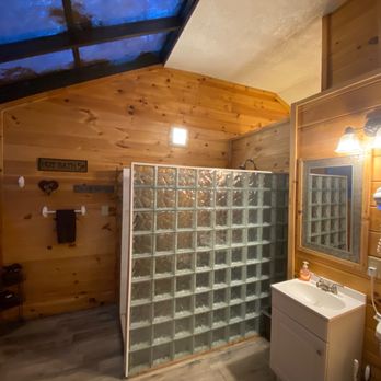 Getaway Cabins - Cabin #44 Endless Weekend Bathroom - Vacation Rentals Near Me - South Bloomingville, Ohio Getaway Cabins - Cabin #44 Endless Weekend Bathroom - Vacation Rentals Near Me - South Bloomingville, Ohio