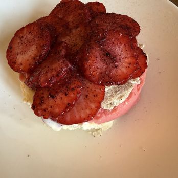 Etto - Strawberry Sundae - Spanish Near Me - Dublin, D
