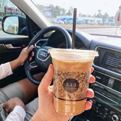 313 Cafe - The Buzzin' beehive latte