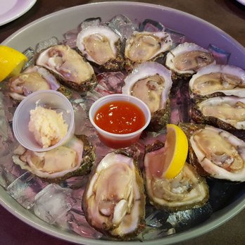 Deckhand Oyster Bar - Oysters - Seafood Near Me - Austin, Texas