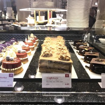 Café Central - Dessert case - Cafes Near Me - Vienna, 9 Café Central - Dessert case - Cafes Near Me - Vienna, 9