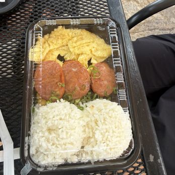 Da Reef Cafe - Breakfast Bento - Waffles Near Me - Kapaʻa, Hawaii