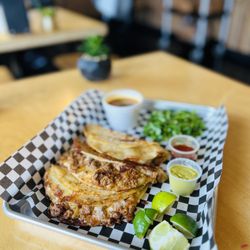El Mariachi Birria Y Tacos - Queso carne guisada