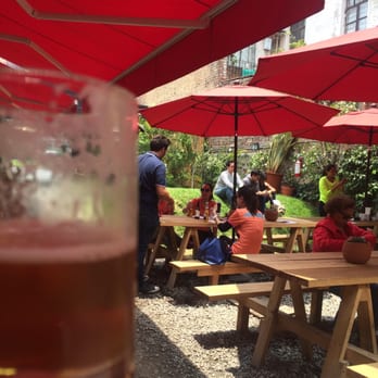 Jardín - Beer & The grassy knoll - Beer Gardens Near Me - México, D.F., DIF