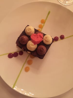 Restaurant im Schlosshotel Berlin by Patrick Hellmann by null