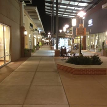 St. Louis Premium Outlets - Outlet Stores Near Me - Chesterfield, Missouri St. Louis Premium Outlets - Outlet Stores Near Me - Chesterfield, Missouri