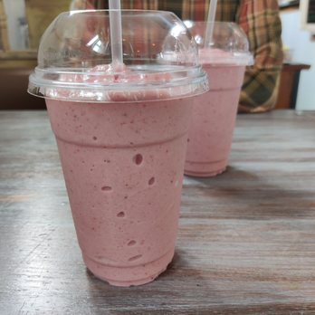 Broomtown Cafe - Food was so great we grabbed strawberry banana smoothies for the road! - Cafes Near Me - Arcola, Illinois Broomtown Cafe - Food was so great we grabbed strawberry banana smoothies for the road! - Cafes Near Me - Arcola, Illinois