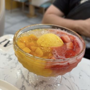 Mango Mango Dessert - Sago with Strawberry and mango slush, mango ice cream and lychee jelly - Desserts Near Me - Quincy, Massachusetts