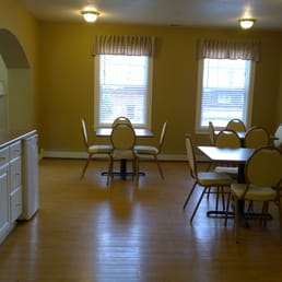 Hotel Cathlamet - Dining area where continental breakfast sits waiting for early risers. - Hotels Near Me - Cathlamet, Washington