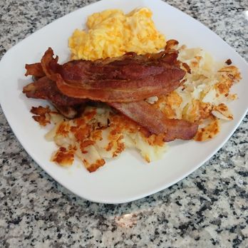 The Cracked Egg of Grosse Pointe - Breakfast special - Breakfast & Brunch Near Me - Grosse Pointe, Michigan The Cracked Egg of Grosse Pointe - Breakfast special - Breakfast & Brunch Near Me - Grosse Pointe, Michigan