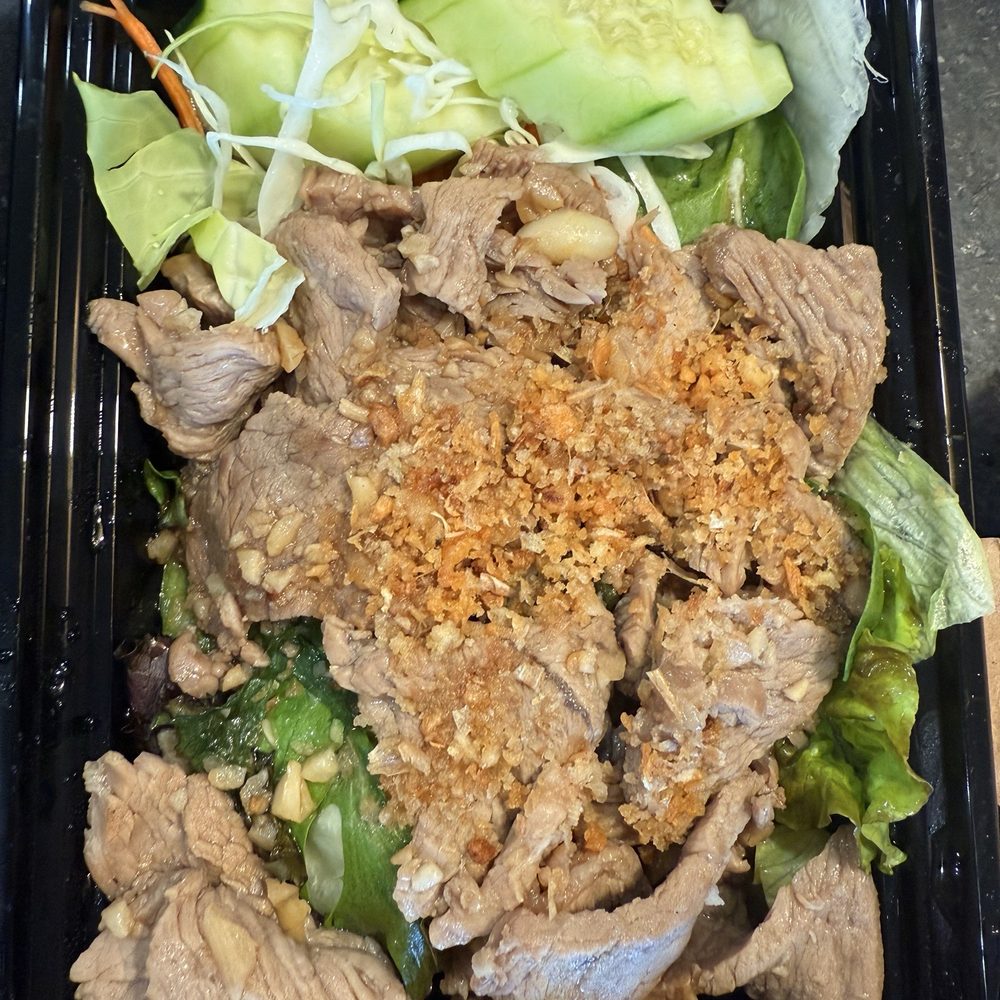Bangkok Broiler - Beef with Garlic - Thai Near Me - Hesperia, California