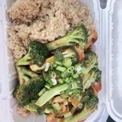 Chicken with Broccoli with extra green onions....