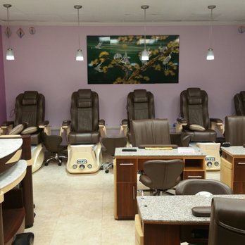 Top Nails & Spa - Here is the other 5 spa chairs - Nail Salons Near Me - Pasadena, California Top Nails & Spa - Here is the other 5 spa chairs - Nail Salons Near Me - Pasadena, California