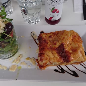 Caffe Mezzo - En bit lasagne. - Coffee & Tea Near Me - Solna, Alberta