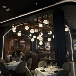 Del Frisco's Double Eagle Steakhouse - Interior