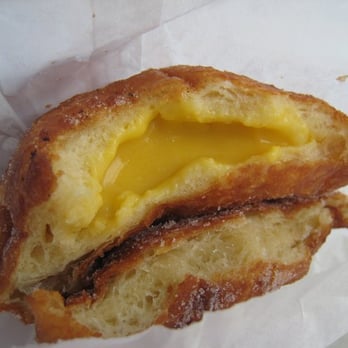 Leonard's Bakery - inside looks: plain and mango - Bakeries Near Me - Honolulu, Hawaii