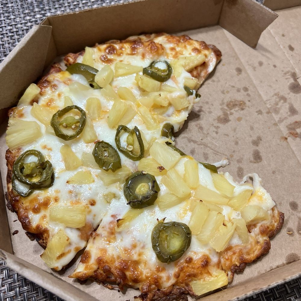 Jalapeno & pineapple pizza! Jalapeno & pineapple pizza!