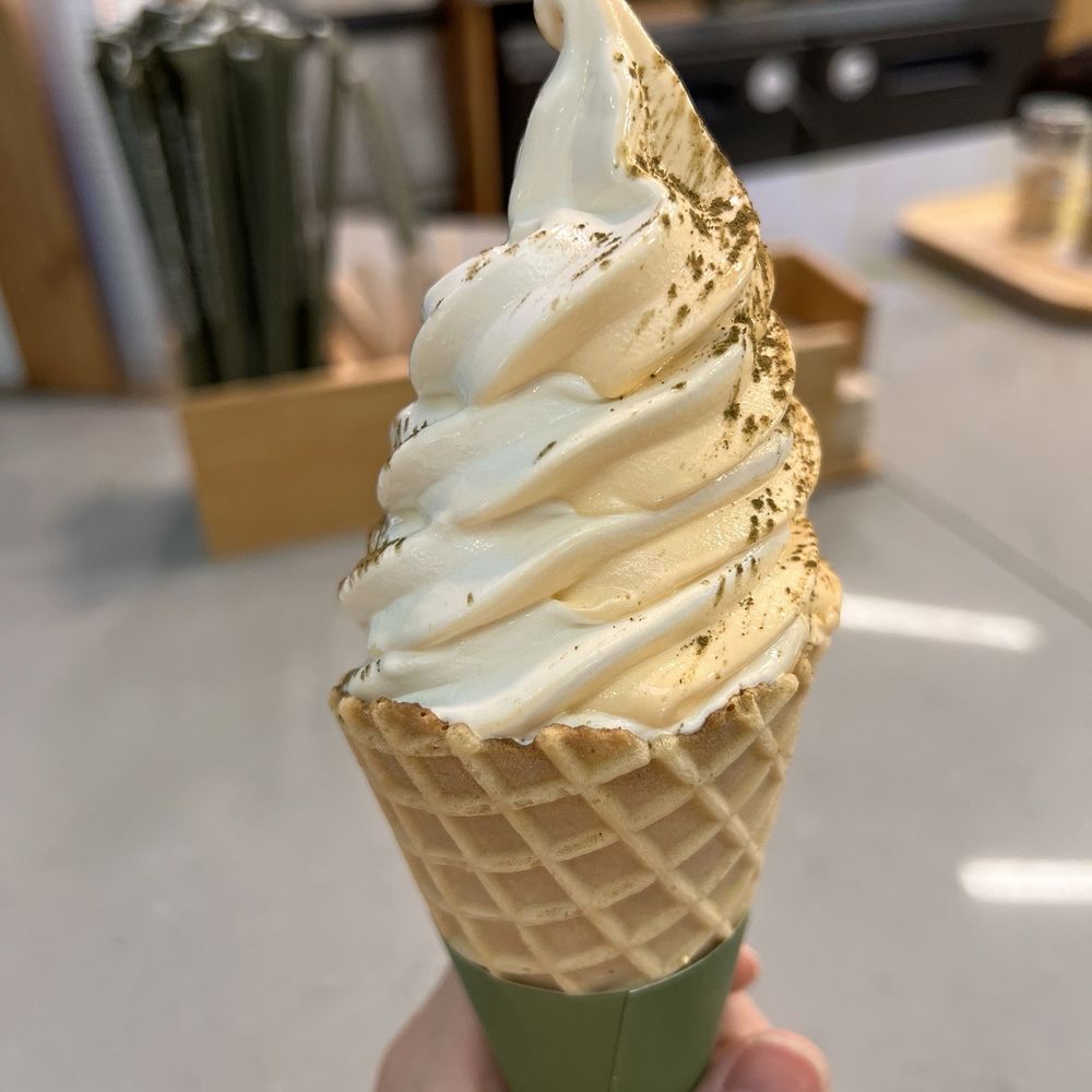 Mango peach oolong swirl Mango peach oolong swirl