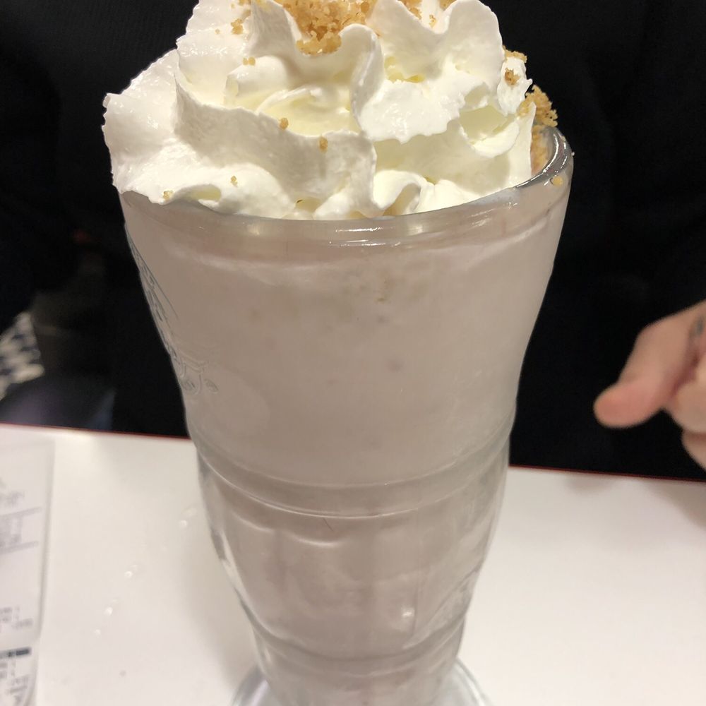Steak ’n Shake - Strawberry cheesecake shake - Burgers Near Me - Springfield, Missouri Steak ’n Shake - Strawberry cheesecake shake - Burgers Near Me - Springfield, Missouri