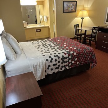 Econo Lodge McAlester - Clean and neat room. - Hotels Near Me - Mcalester, Oklahoma Econo Lodge McAlester - Clean and neat room. - Hotels Near Me - Mcalester, Oklahoma