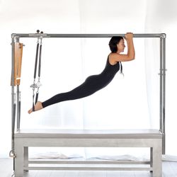 Zoeli Pilates - Pull Ups on the Cadillac