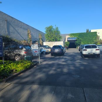 Selbach European Service - Front driveway - Auto Repair Near Me - Napa, California Selbach European Service - Front driveway - Auto Repair Near Me - Napa, California