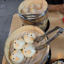 Sweet pig bun and soup dumpling Sweet pig bun and soup dumpling