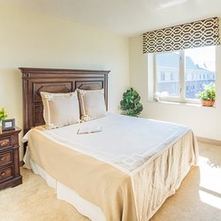 Brookdale Glen Ellyn - Bedroom