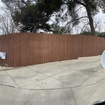 Top Notch Vinyl Fencing - Old fence curbside - Fences & Gates Near Me - Sun Valley, California