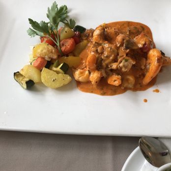 Restaurant Mediterran - Scampi in pikanter Tomatensauce - Italian Near Me - Hamburg, HH Restaurant Mediterran - Scampi in pikanter Tomatensauce - Italian Near Me - Hamburg, HH