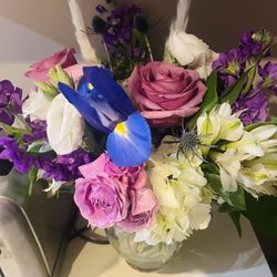 Willow & Moss Flowers - Sympathy arrangement