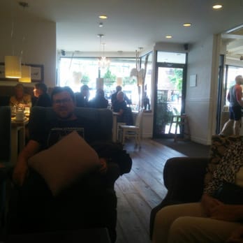Leonhard's Café & Restaurant - Great atmosphere - Coffee & Tea Near Me - Charlottetown, Prince Edward Island