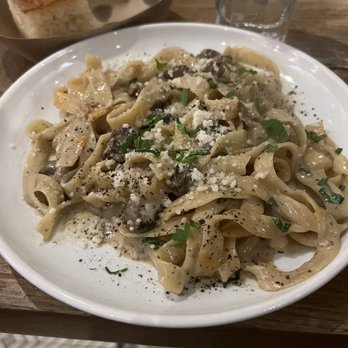 Forma Pasta Factory - Fettuccine Funghi - Pasta Shops Near Me - Brooklyn, New York Forma Pasta Factory - Fettuccine Funghi - Pasta Shops Near Me - Brooklyn, New York