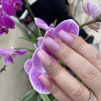 Happy Feet Nails - hybrid gel pinks - Nail Salons Near Me - Kent, Washington