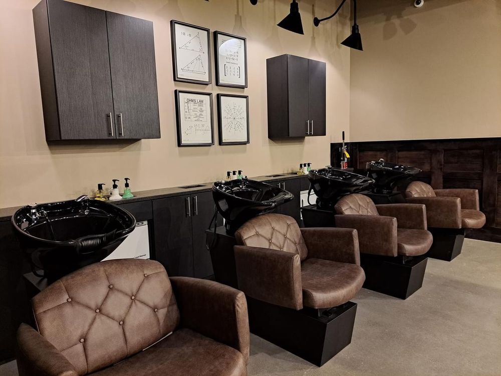 SCISSORS AND SCOTCH SEATTLE Updated April 2024 10 Photos 4715 25th Ave NE, Seattle