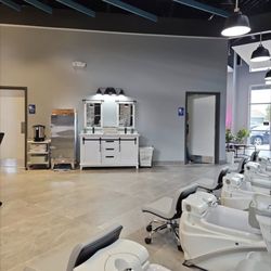 21 Nail Bar - Restrooms and sink