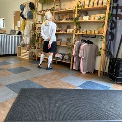EarthLinks - Checking out the products.