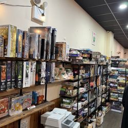 Squarrel Cafe - Games shelves
