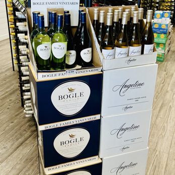 Bays Liquors - Beer, Wine & Spirits Near Me - Hampton Bays, New York Bays Liquors - Beer, Wine & Spirits Near Me - Hampton Bays, New York