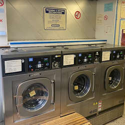 Laundromat Happy Inn - Nice machines