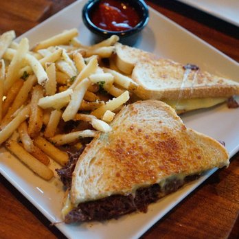 Cincinnati Lager House - Short rib grilled cheese - New American Near Me - Cincinnati, Ohio Cincinnati Lager House - Short rib grilled cheese - New American Near Me - Cincinnati, Ohio