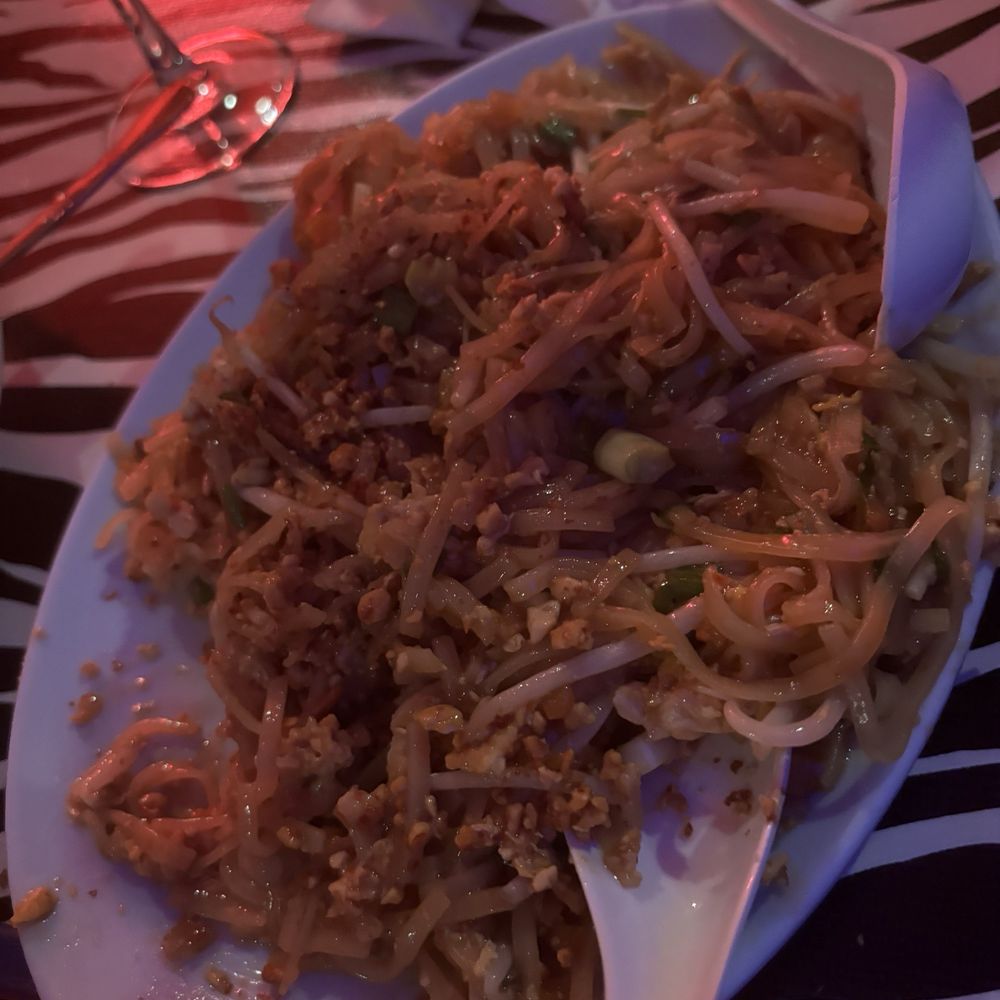 Night + Market Sahm - Great Pad Thai - Thai Near Me - Venice, California Night + Market Sahm - Great Pad Thai - Thai Near Me - Venice, California