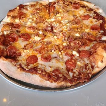 Rotolos Craft & Crust - The Krewe Pizza - Beer Bar Near Me - Lakeland, Tennessee
